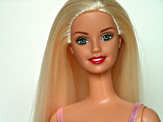 Barbie : l’histoire de la plus célèbre des poupées