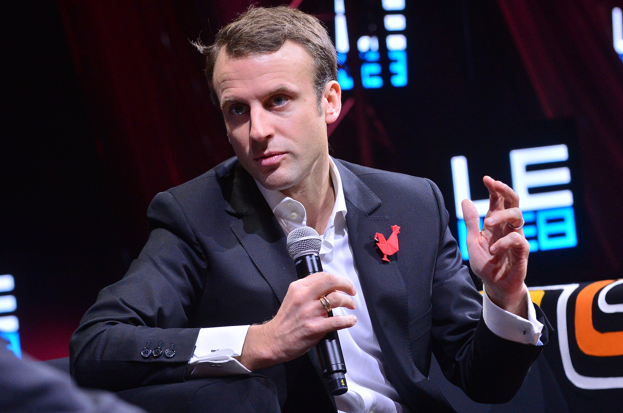 Emmanuel Macron : ministre des boulettes ou pantin de l’exécutif ?