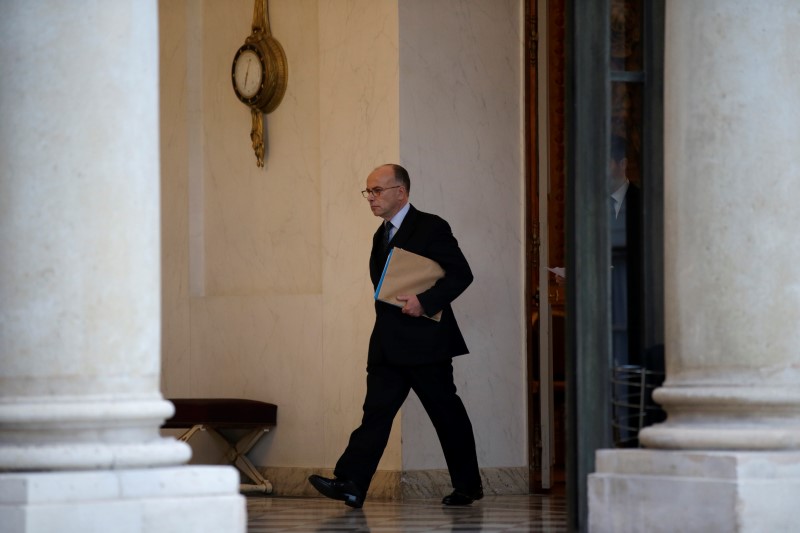 Bernard Cazeneuve défend l'action de l'Etat face aux attentats