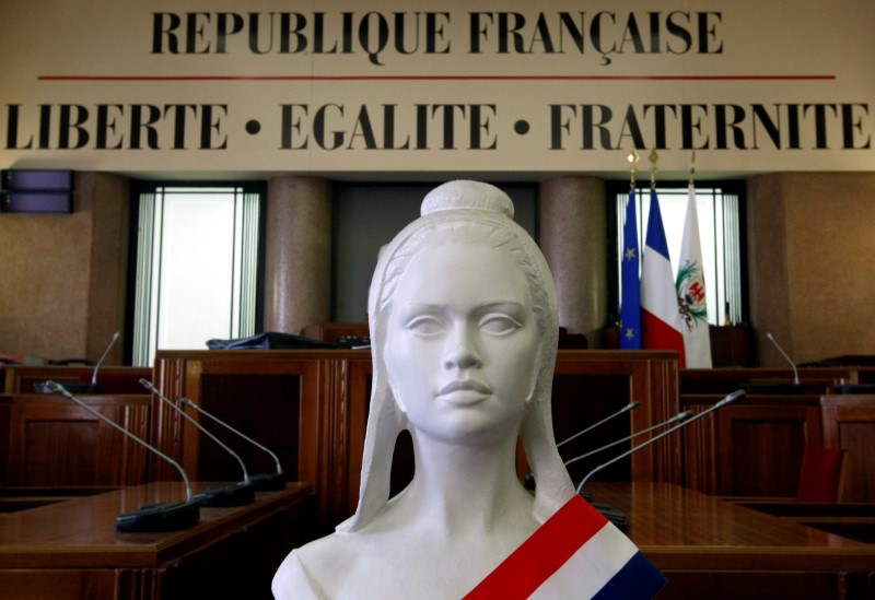 Le Roux défend l'idée de déchéance non réservée aux binationaux