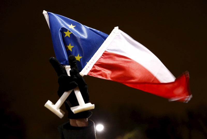 La Pologne veut "clarifier" ses réformes auprès de l'UE