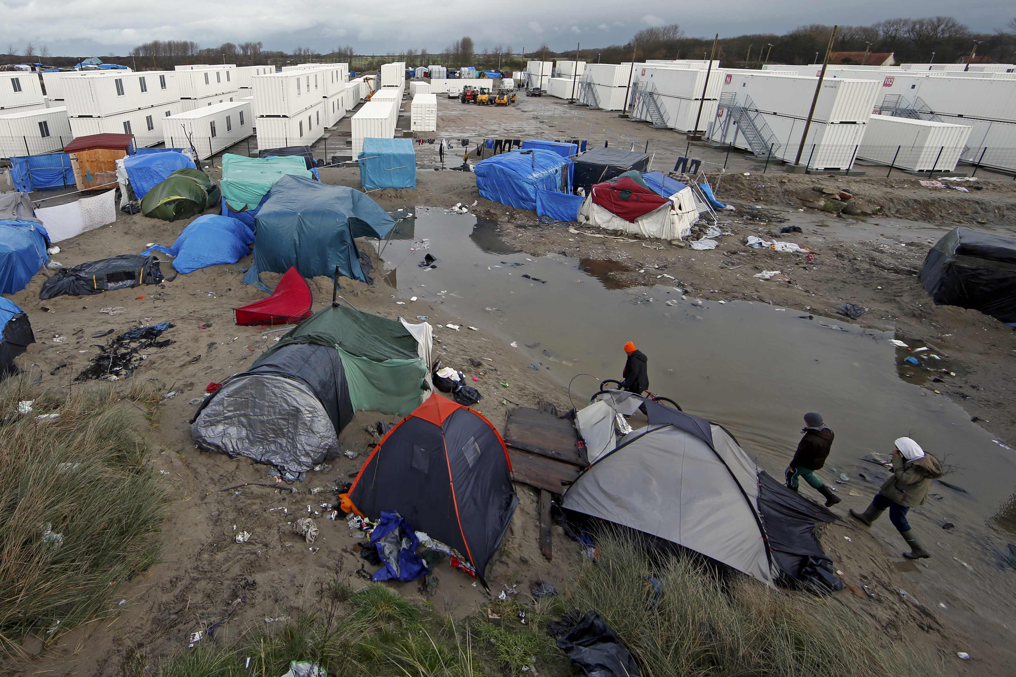 Premiers logements en dur ouverts à Calais pour les migrants