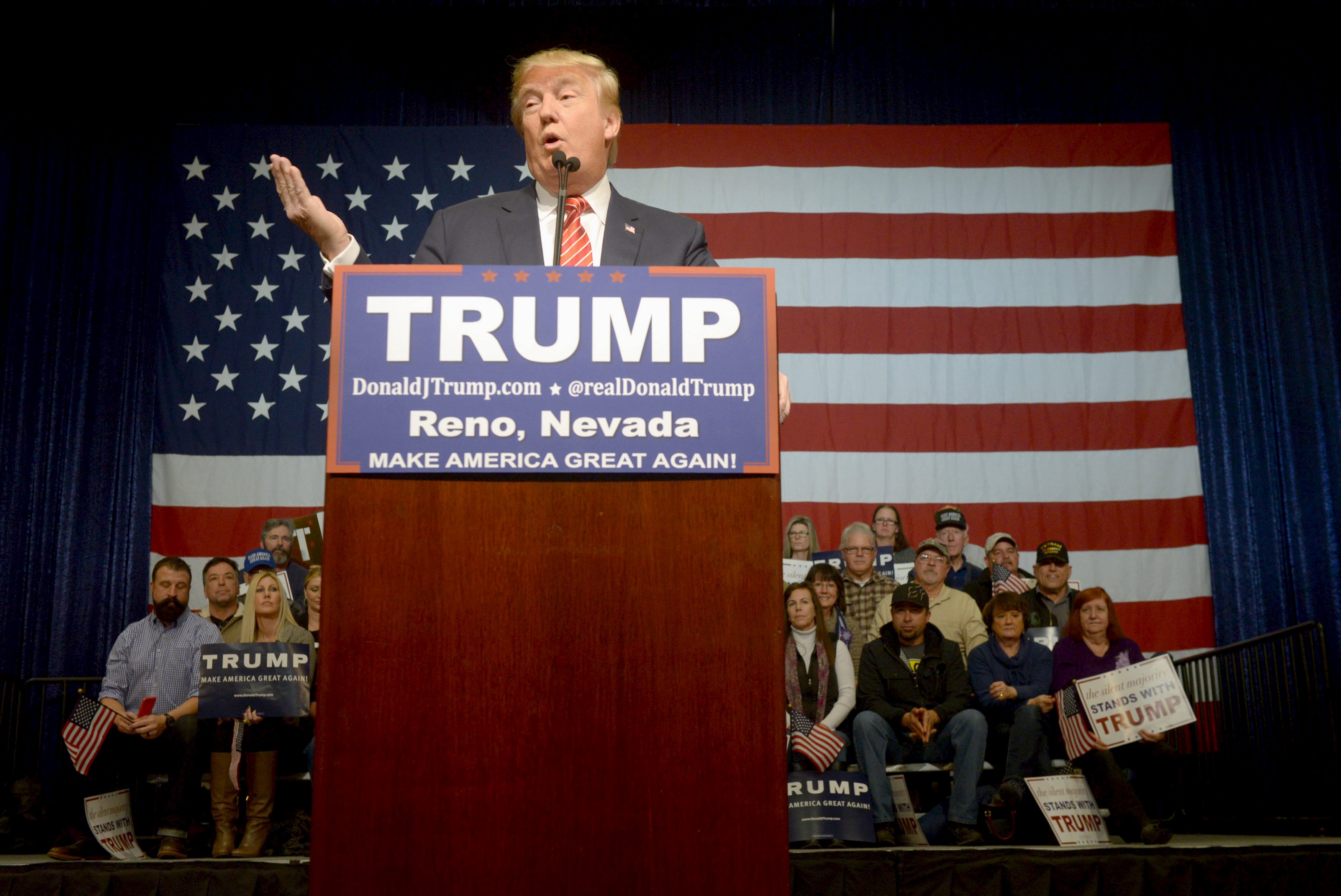 Un groupe suprémaciste blanc apporte son soutien à Donald Trump