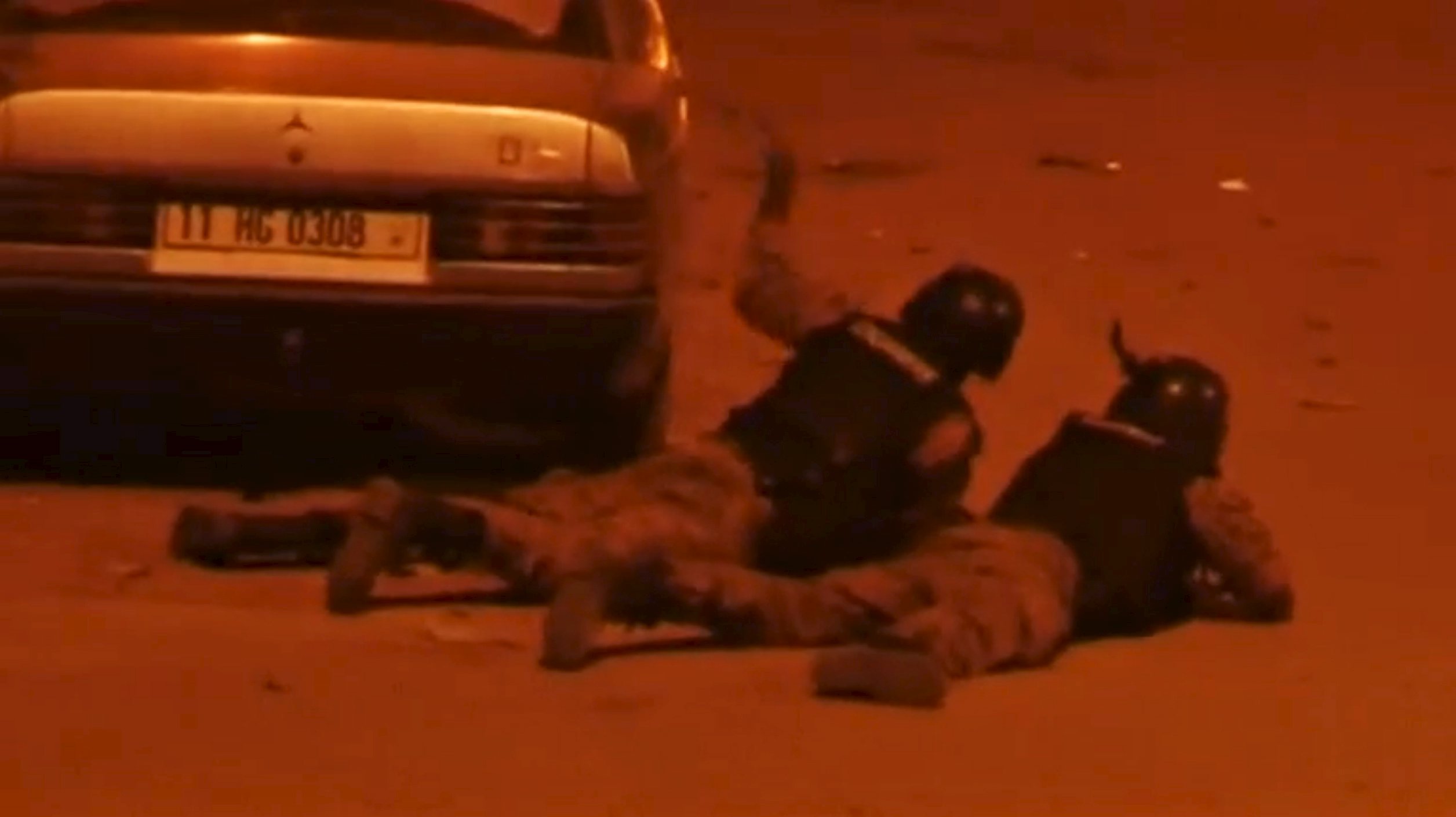 La bataille fait rage dans l'hôtel de Ouagadougou pris d'assaut