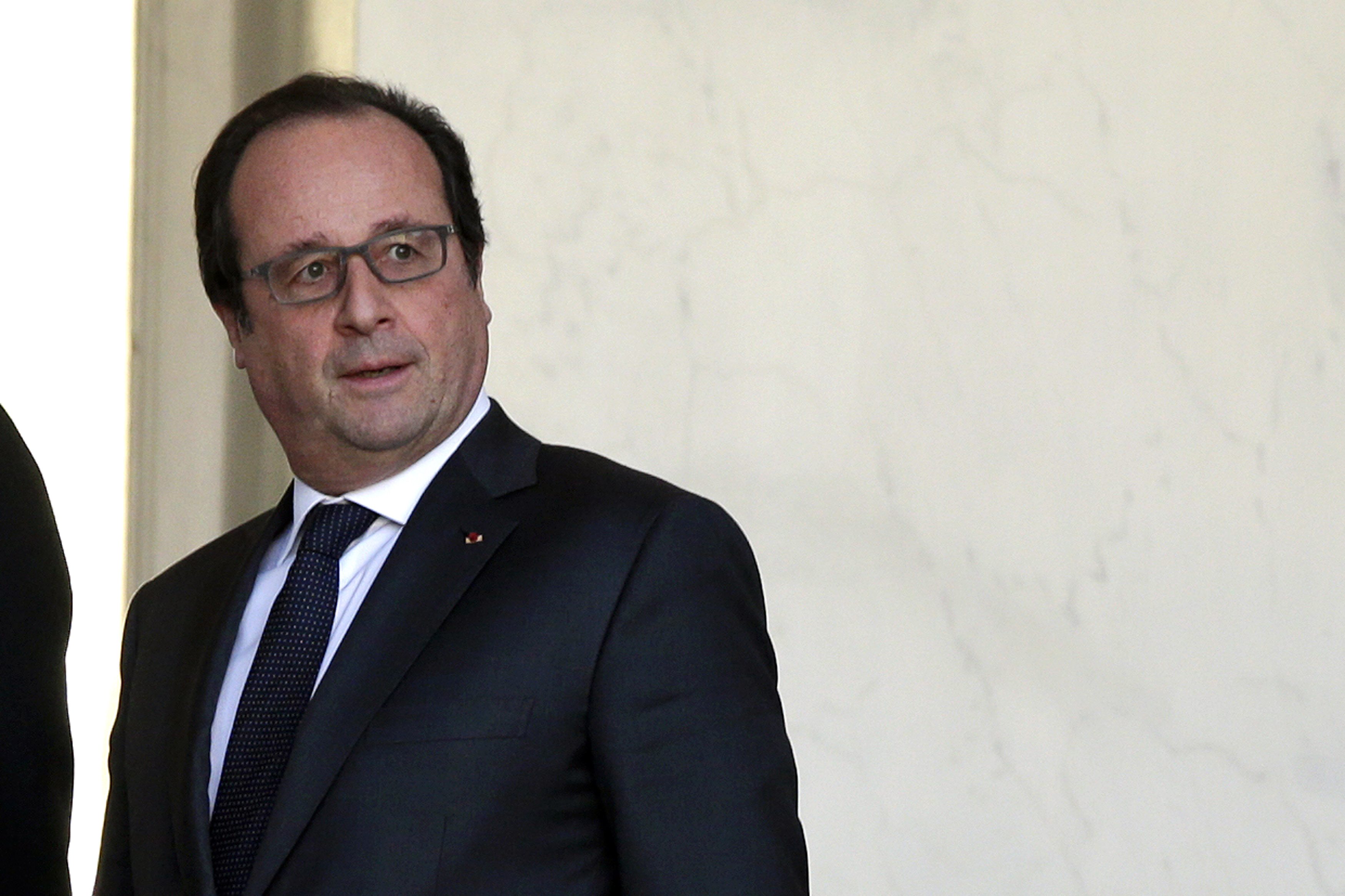 A Tulle, Hollande réaffirme sa fermeté contre le terrorisme