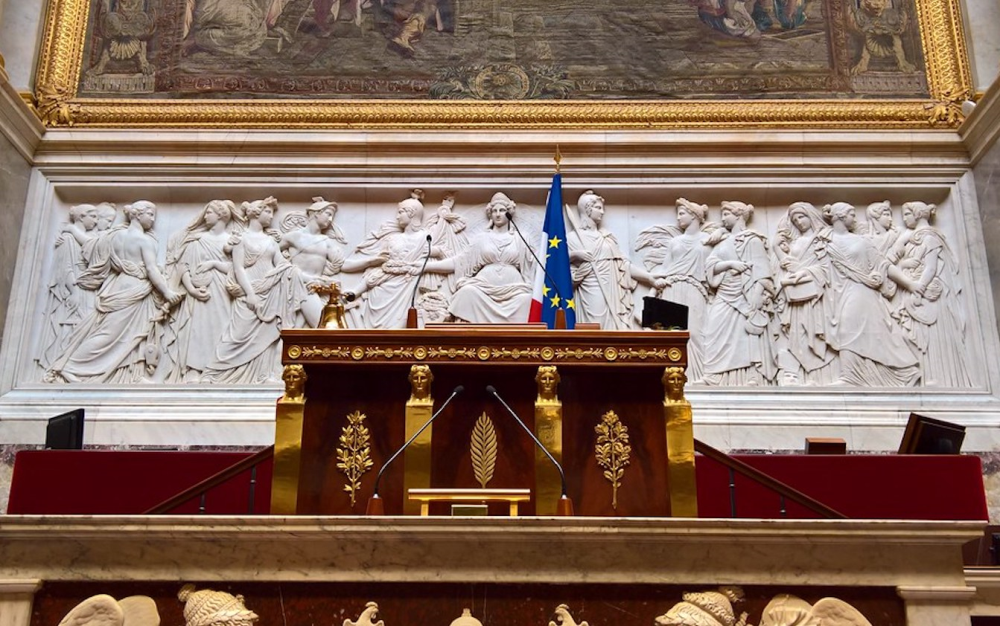 Travail, baisse d'impôts, PMA, urgence écologique : que faut-il retenir du discours de politique générale d'Edouard Philippe ?